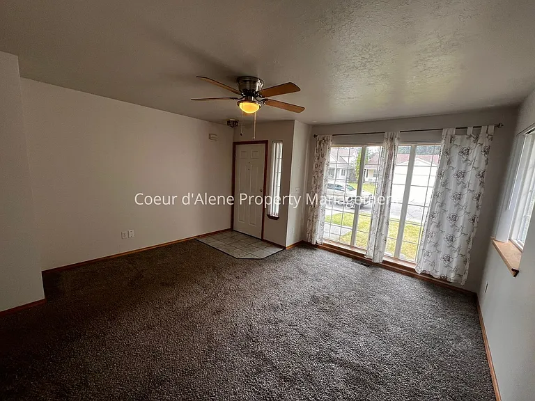 3214 N 10th St — Photo 4