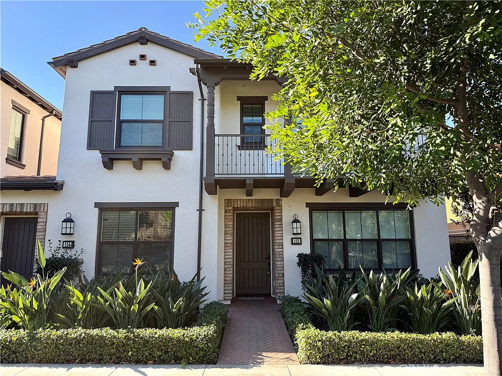 3 bed, 1695 sqft, $4,850 — Photo 1