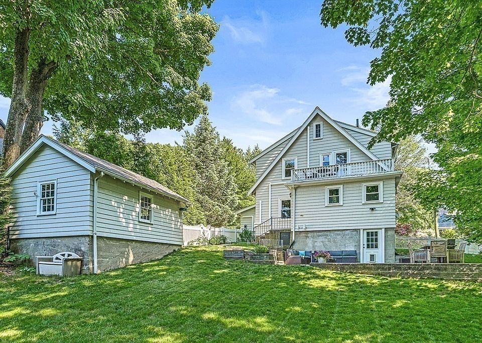 124 Forest St, Winchester, MA 01890 Zillow