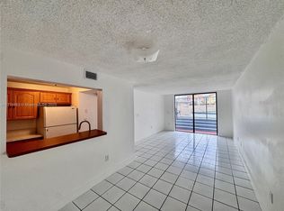 9678 Fontainebleau Blvd APT 111, Miami, FL 33172