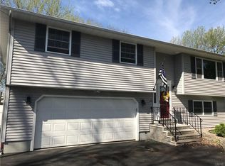 121 Floradale Rd, Liverpool, NY 13088