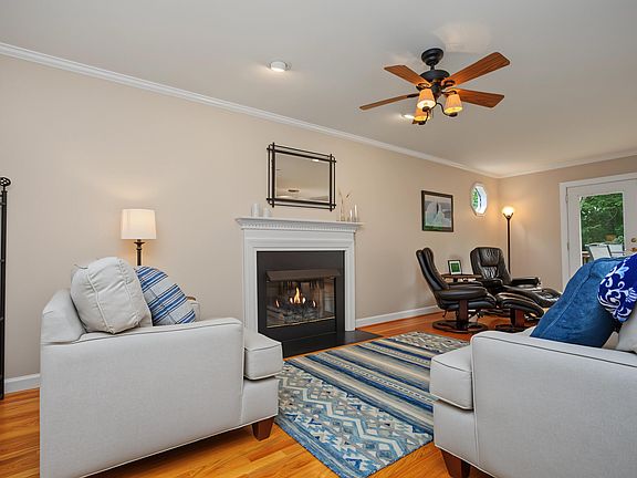 5th image of 620 Saint Vincent Dr