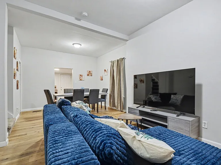 709 Napier St #1 — Photo 10