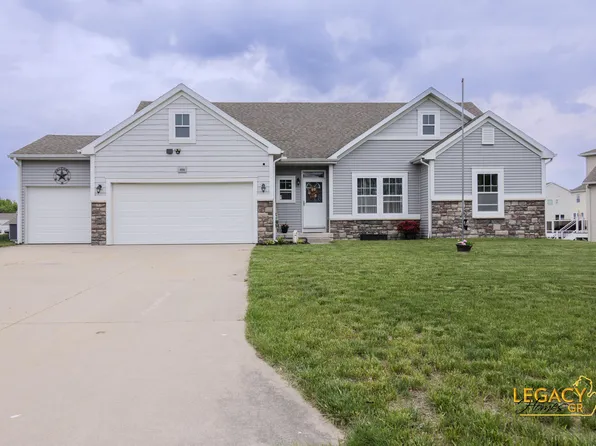 9290 Windward Dr, West Olive, MI 49460