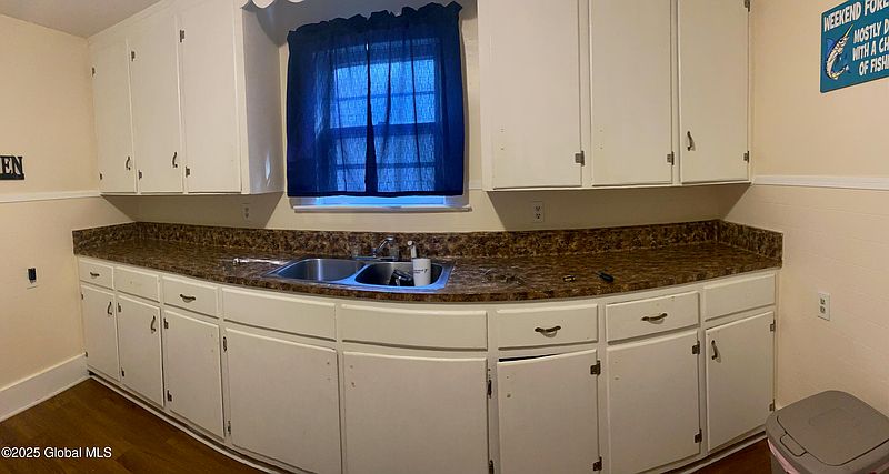2nd image of 1619 6th Street