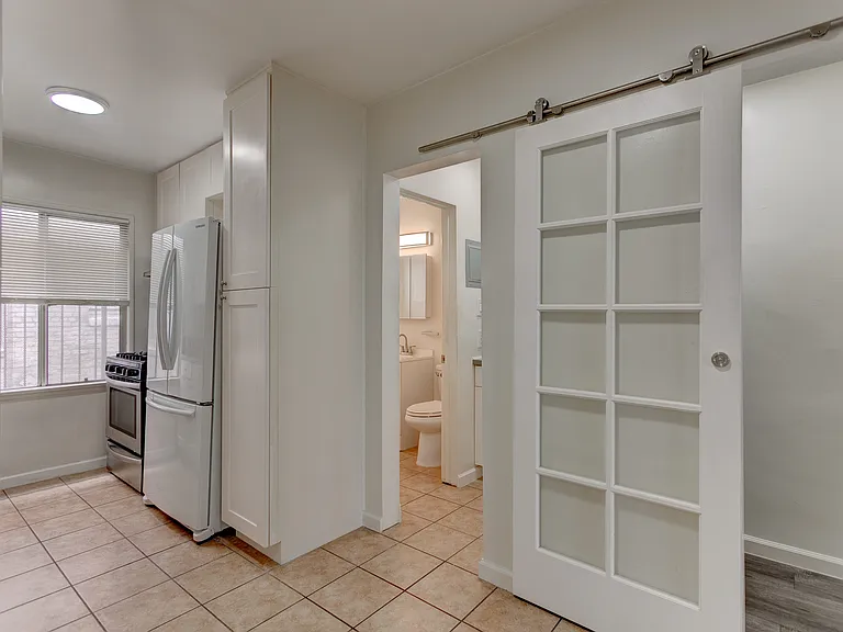 1164 S Norton Ave #13 — Photo 9