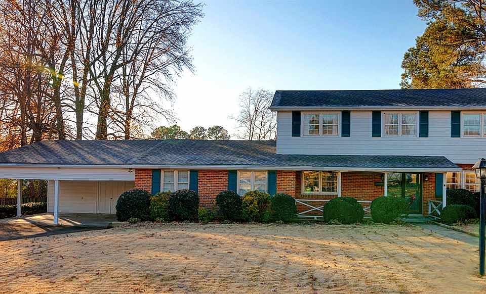 1st image of 24 Wildwood Ln