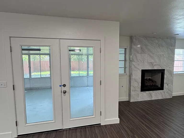 Entry to Sunroom