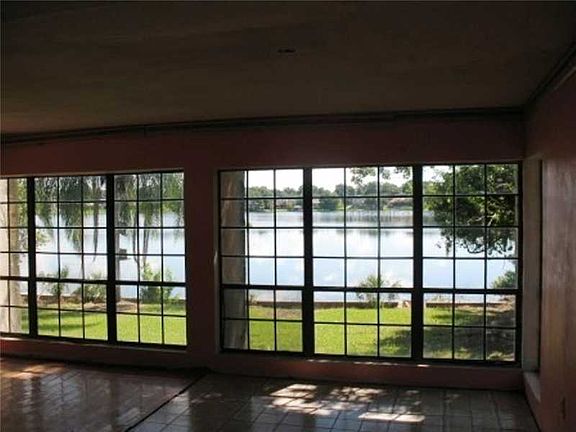 3rd image of 9031 N Orlando Ave