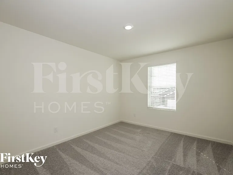 1822 Sandlin Dr — Photo 6
