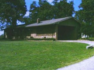 112 Cherry St, Yellville, AR 72687