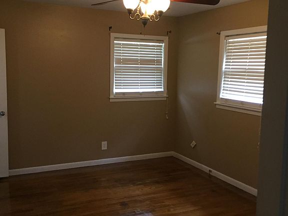 3rd image of 3514 Hawthorne Dr