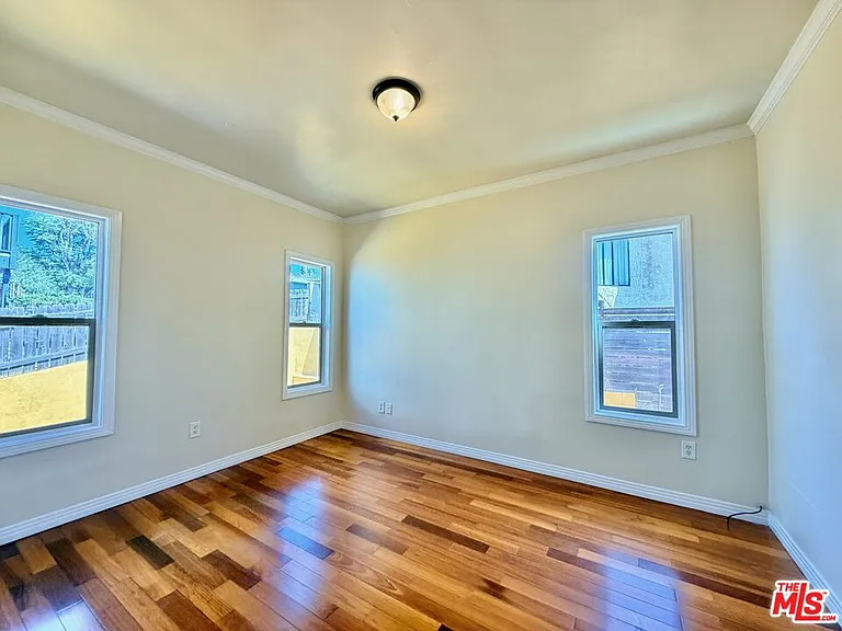 605 1/2 Tularosa Dr — Photo 11