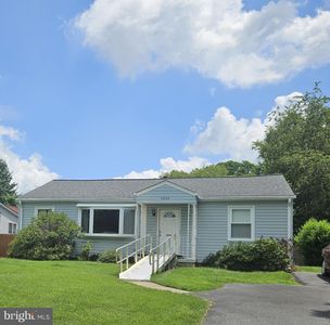 2949 Rosemary Ln, Falls Church, VA, 22042