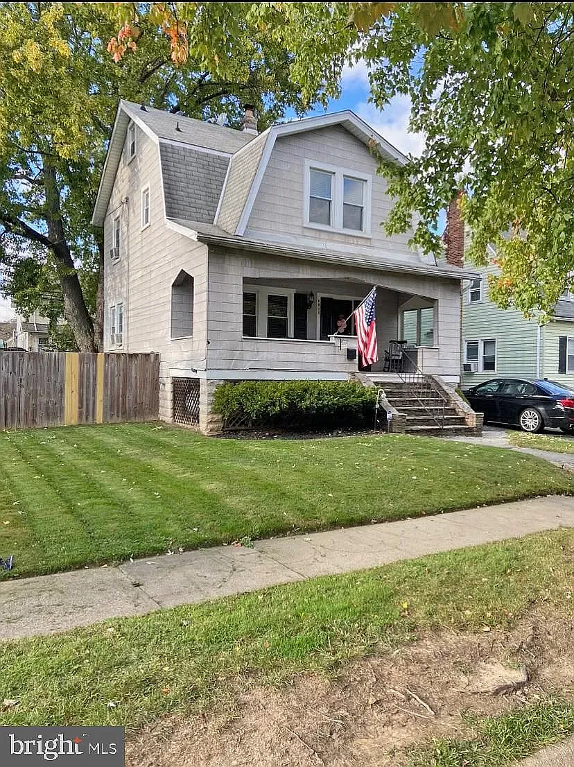 3 bed, 1756 sqft, $1,999 — Photo 1