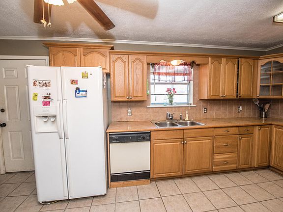 5th image of 207 Brockton Dr