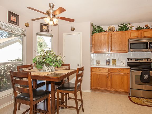 5th image of 1008 Summer Haven Ln
