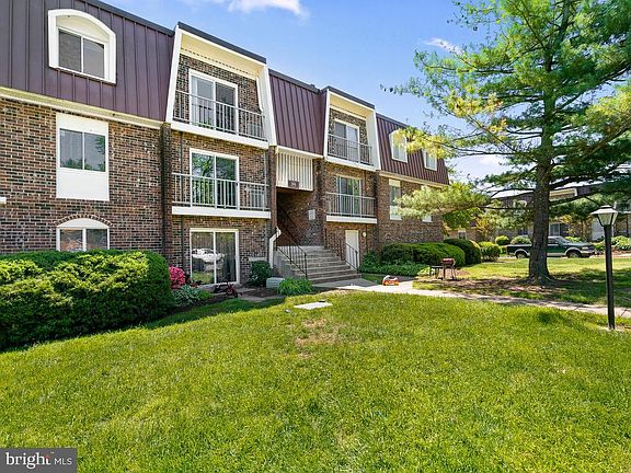 2nd image of 201 N Emory Dr Unit 7