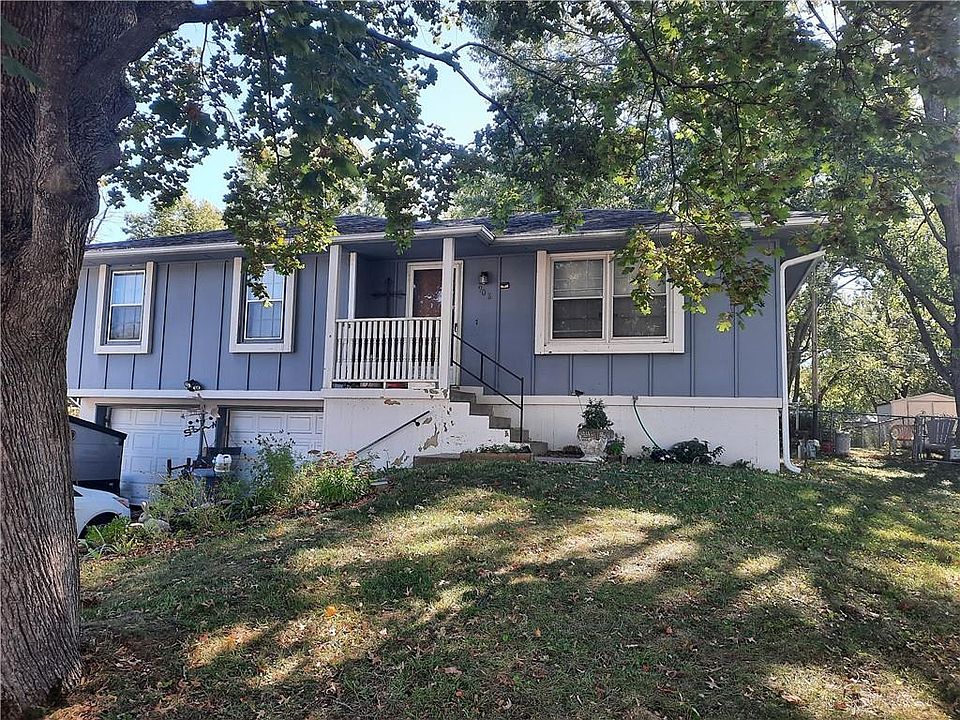 1st image of 908 NE Sala Ln