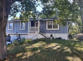908 NE Sala Ln, Blue Springs, MO 64014