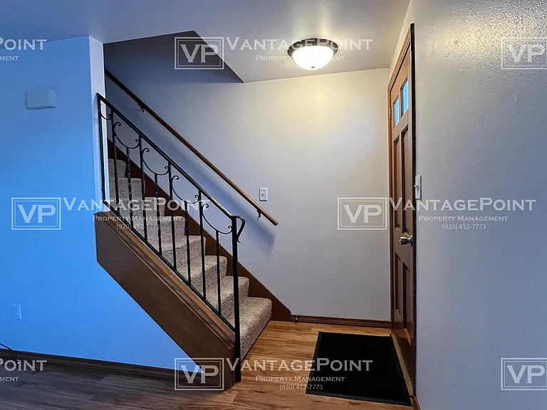 471 Taft St — Photo 8