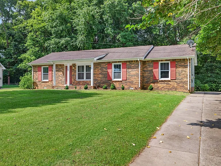 1785 Broadripple Dr — Photo 2