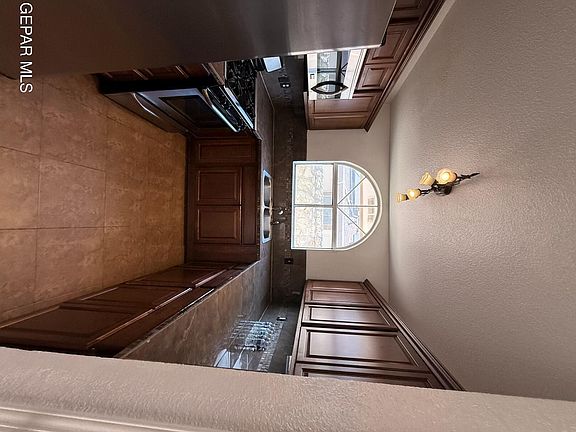 4th image of 9395 Richardson Dr