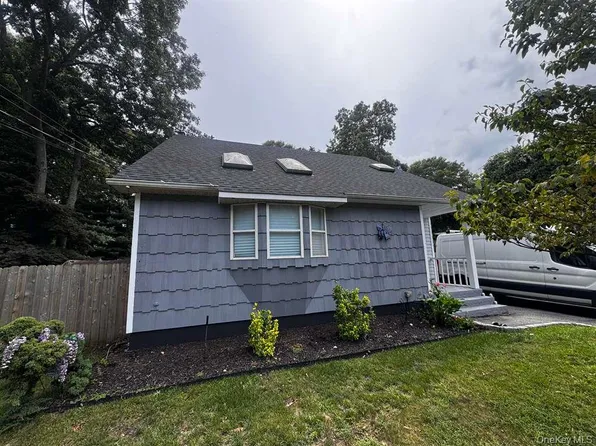 42 Breston Drive W, Shirley, NY 11967