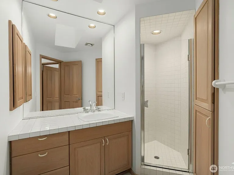8428 N Mercer Way — Photo 18