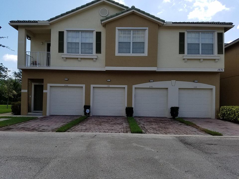 1st image of 1571 SE Hampshire Way #101