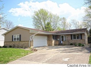 212 Saxon Dr, Springfield, IL 62704
