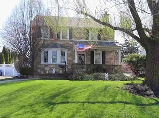 10919 Knights Rd, Philadelphia, PA 19154