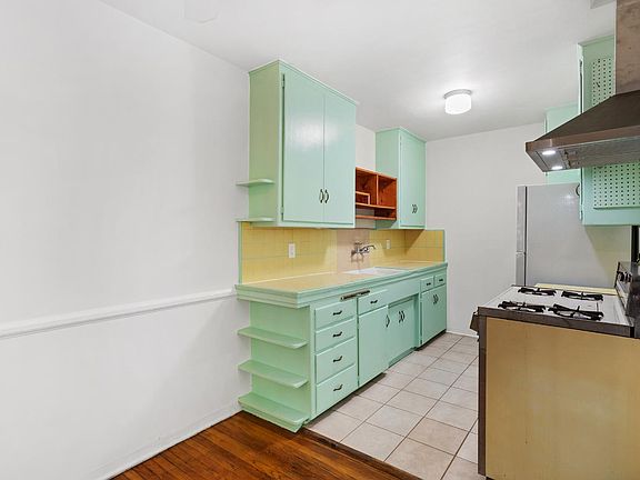2nd image of 6227 La Mirada Ave APT 3