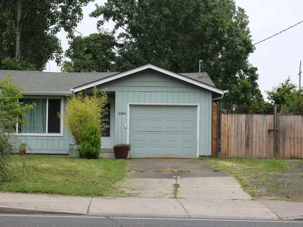 2204 Chambers St, Eugene, OR 97405