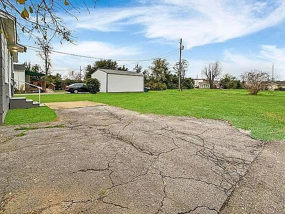 5th image of 6905 N Hamilton Cir #6905