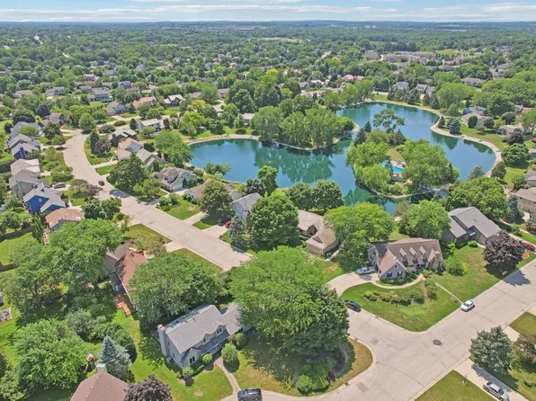 N111W16443 Esquire COURT, Germantown, WI 53022
