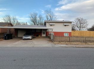 2200 Queensbury Rd, Moore, OK 73160