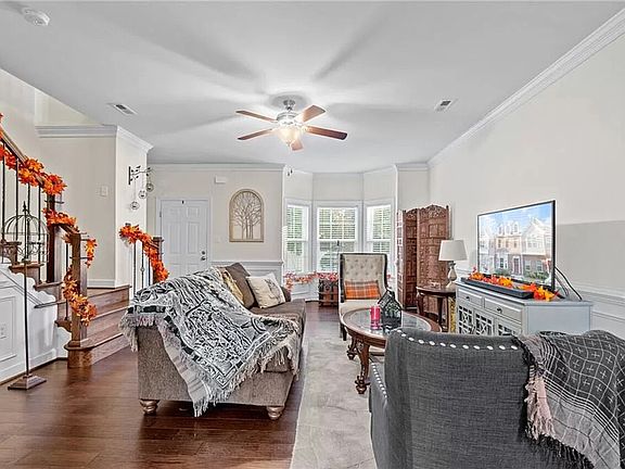 5th image of 7407 Pebble Lake Dr #1