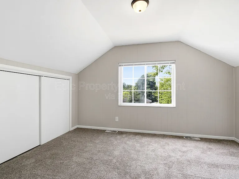 3117 Coucy Ave — Photo 12