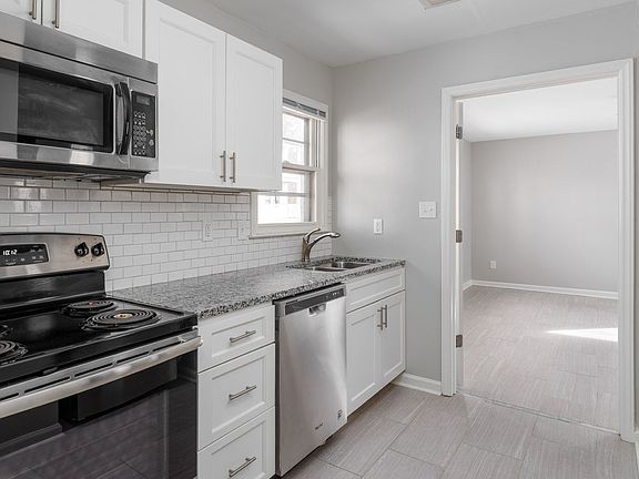 2nd image of 1107 Fuller St APT G