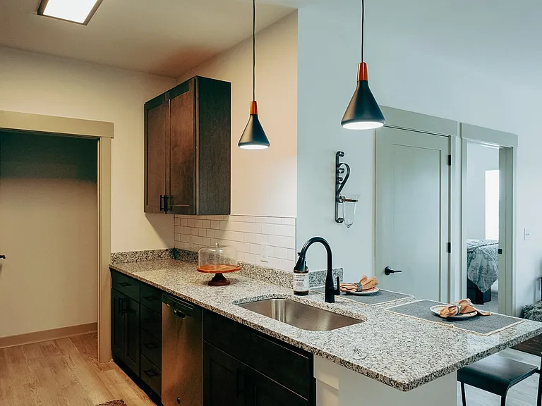 Anvil 38 Apartments — Photo 9