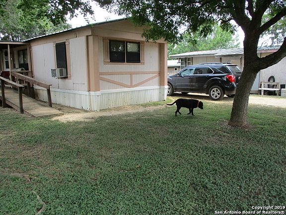 3rd image of 11 Medina Lake Dr
