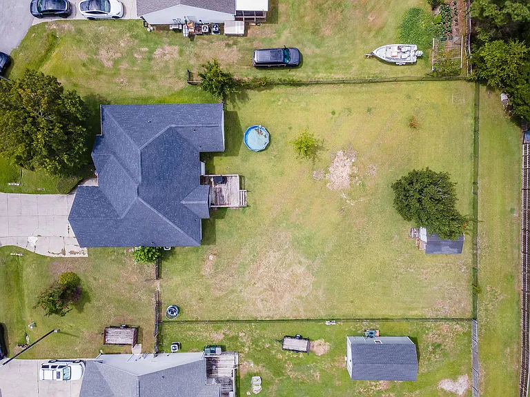 202 Weeping Hollow Ct — Photo 42