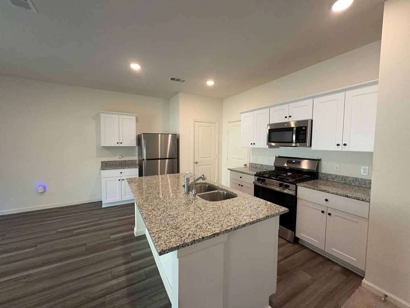 18618 Hunter William Way **Ask About Our No Cash Deposit Option — Photo 3
