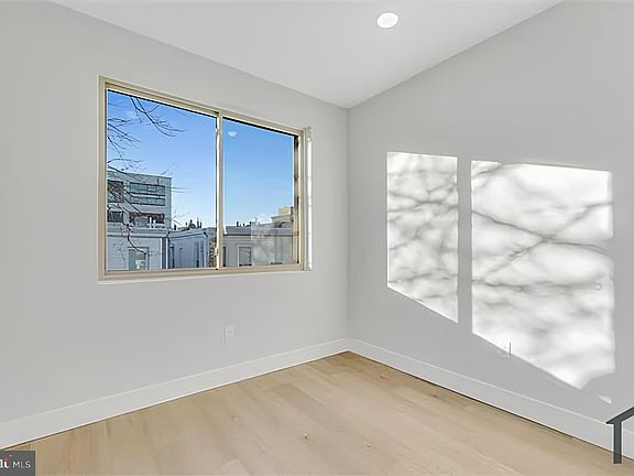 3rd image of 1229 W Hilton St #C