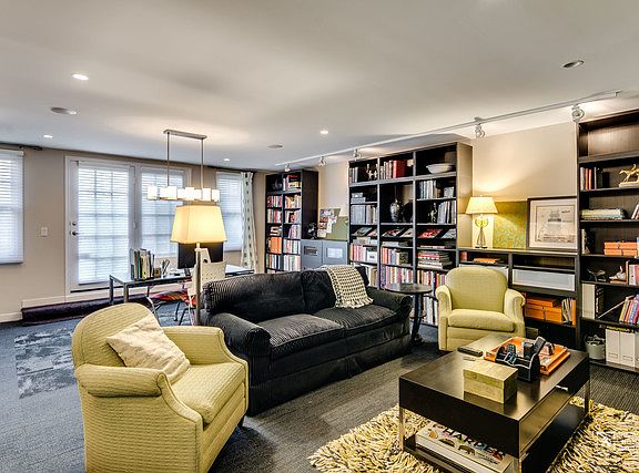 5th image of 2658 N Southport Ave #D