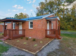 214 Pine St, Wallace, NC 28466