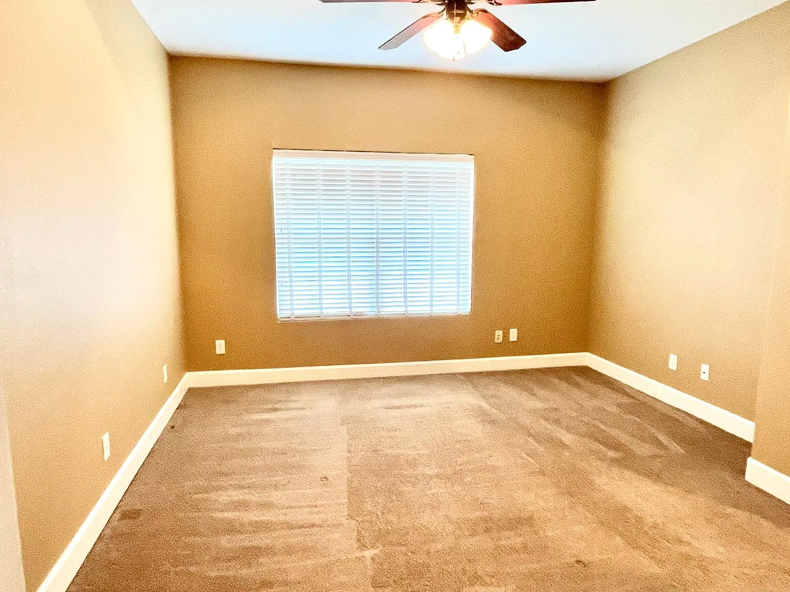 3 bed, 1600 sqft, $1,650 — Photo 4