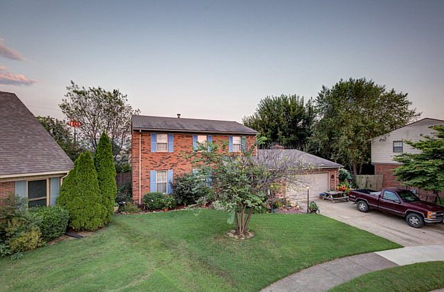 1st image of 1319 Deep Wood Ct