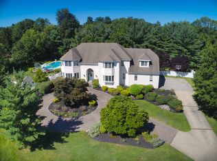 280 Kerry Ln, Blue Bell, PA 19422